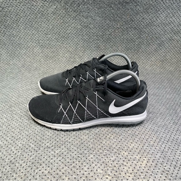 Nike Fury 2 Black White Running Shoes Size 9 Women’s - Picture 1 of 10